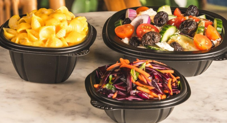 Как изменение толщины износостойкой керамической композитной футеровки влияет на ее защитные характеристики?